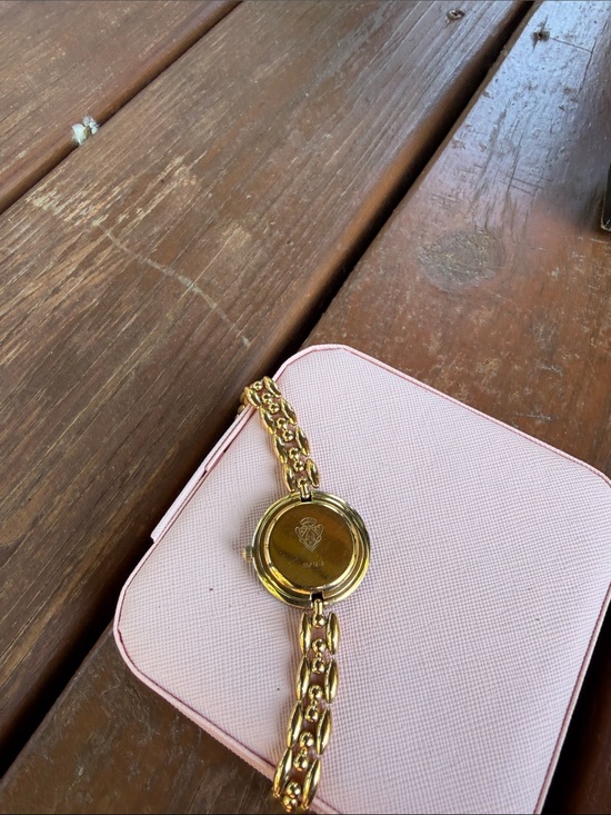 Gucci Chain Watch with Interchangeable Color Bezels - Pink Case main image 5
